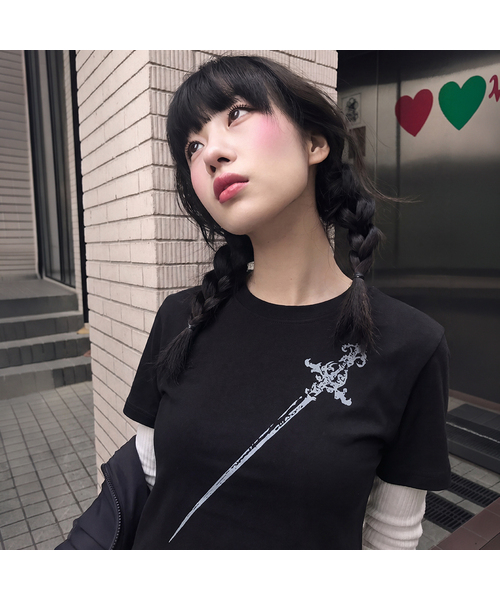 GRAVER（グレーバー）の「[ユニセックス]SWORD 半袖Tシャツ_2カラー（Tシャツ/カットソー・レディース・ブラック/ホワイト・SMALL/MEDIUM/LARGE/X-SMALL）」の2枚目の写真