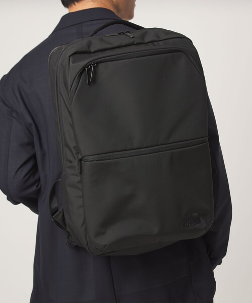 THE NORTH FACE(ザノースフェイス)の「<THE NORTH FACE>Shuttle Daypack シャトル デイパック(バックパック/リュック・メンズ・ブラック・FREE)」の2枚目の写真