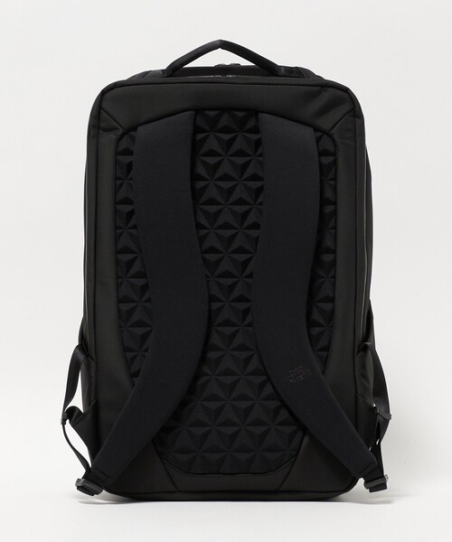 THE NORTH FACE(ザノースフェイス)の「<THE NORTH FACE>Shuttle Daypack シャトル デイパック(バックパック/リュック・メンズ・ブラック・FREE)」の6枚目の写真