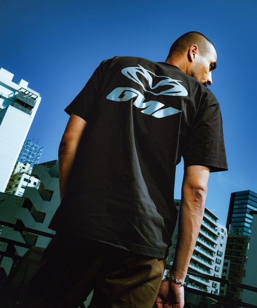 VANS(バンズ)の「GUCCIMAZE Tシャツ / AP GM SS TEE Black VN000XJ6BLK1(Tシャツ/カットソー・メンズ・ブラック・LARGE/MEDIUM/SMALL/X-LARGE/X-SMALL/XX-LARGE)」の9枚目の写真
