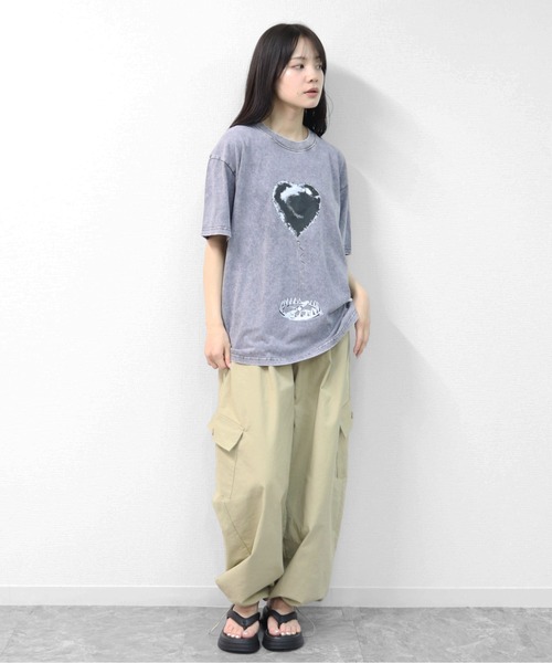 GARAGE MADE(ガレージメイド)の「レディースM~Lサイズ ユニセックス ピグメントプリント BIG Tシャツ HEARTTRAP(Tシャツ/カットソー・レディース・ピンク/グリーン/ブラック/ブルー/グレー/アイボリー・S)」の14枚目の写真