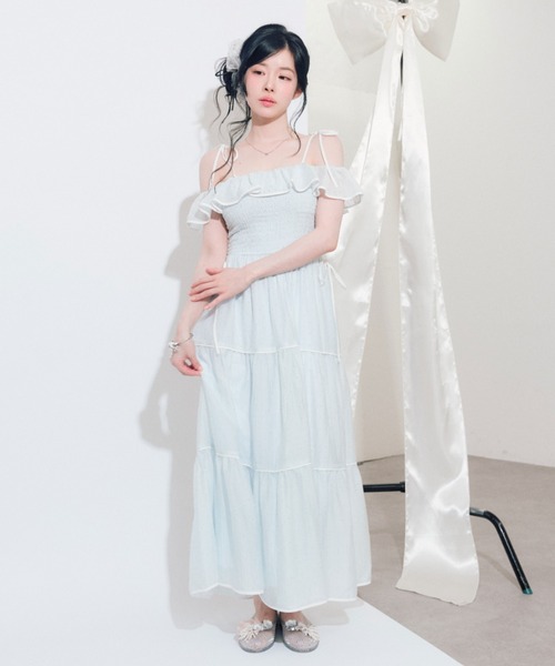 OLIVE des OLIVE(オリーブデオリーブ)の「Milky Star フリルティアードキャミワンピ(ワンピース・レディース・ブラック/ドット/アイボリー/サックスブルー・SMALL/MEDIUM)」の3枚目の写真
