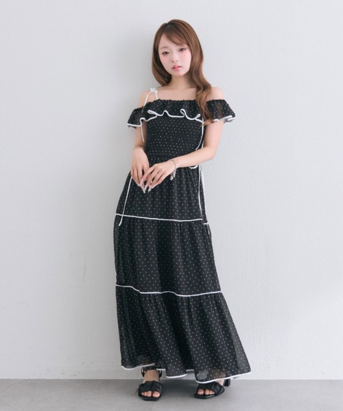 OLIVE des OLIVE(オリーブデオリーブ)の「Milky Star フリルティアードキャミワンピ(ワンピース・レディース・ブラック/ドット/アイボリー/サックスブルー・SMALL/MEDIUM)」の5枚目の写真