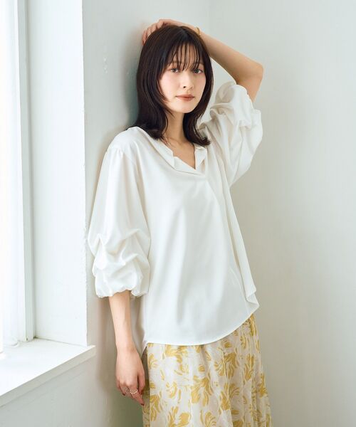 YECCA VECCA(イェッカヴェッカ)の「タックスリーブスキッパーブラウス(シャツ/ブラウス・レディース・ホワイト系その他5/オフホワイト/イエロー/ブルー系その他4・FREE)」の1枚目の写真