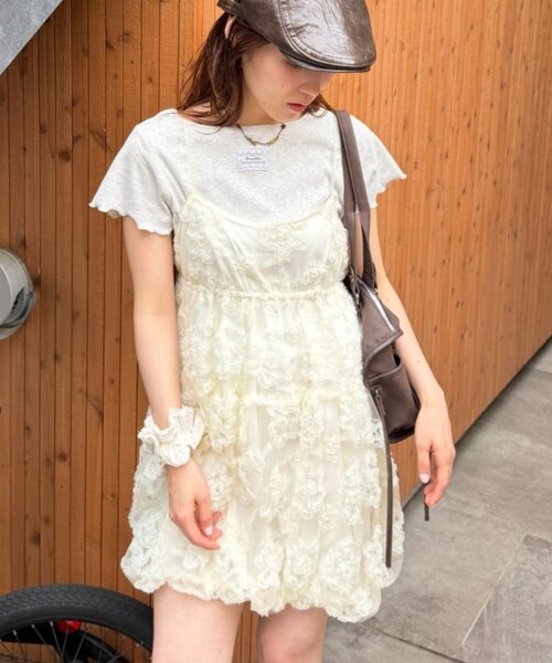 w closet(ダブルクローゼット)の「フラワーバルーンミニキャミワンピース(チュニック・レディース・ブラック/オフホワイト/イエロー/ブルー・FREE)」の1枚目の写真