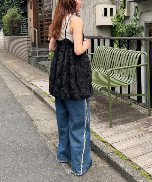 w closet(ダブルクローゼット)の「フラワーバルーンミニキャミワンピース(チュニック・レディース・ブラック/オフホワイト/イエロー/ブルー・FREE)」の12枚目の写真