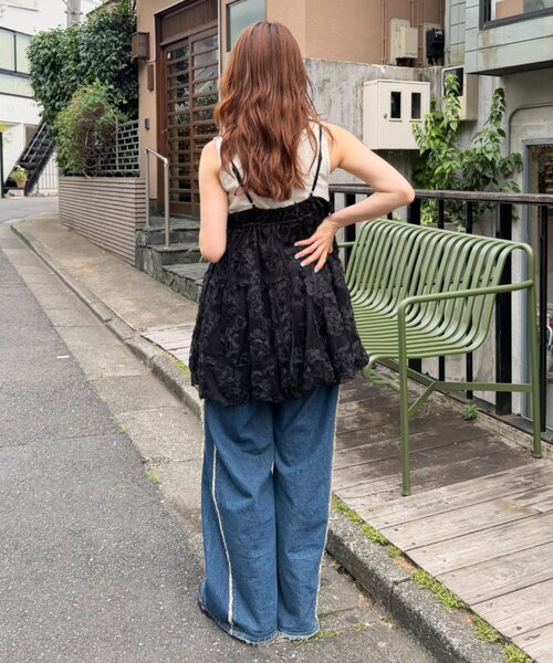 w closet(ダブルクローゼット)の「フラワーバルーンミニキャミワンピース(チュニック・レディース・ブラック/オフホワイト/イエロー/ブルー・FREE)」の13枚目の写真