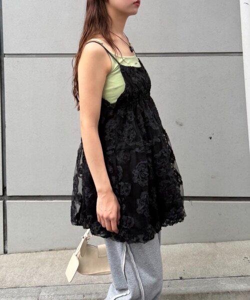 w closet(ダブルクローゼット)の「フラワーバルーンミニキャミワンピース(チュニック・レディース・ブラック/オフホワイト/イエロー/ブルー・FREE)」の15枚目の写真