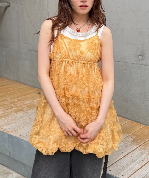 w closet(ダブルクローゼット)の「フラワーバルーンミニキャミワンピース(チュニック・レディース・ブラック/オフホワイト/イエロー/ブルー・FREE)」の17枚目の写真