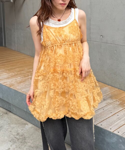 w closet(ダブルクローゼット)の「フラワーバルーンミニキャミワンピース(チュニック・レディース・ブラック/オフホワイト/イエロー/ブルー・FREE)」の18枚目の写真