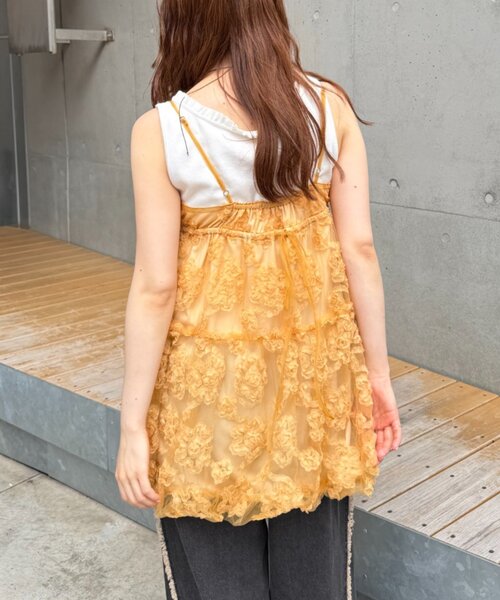 w closet(ダブルクローゼット)の「フラワーバルーンミニキャミワンピース(チュニック・レディース・ブラック/オフホワイト/イエロー/ブルー・FREE)」の20枚目の写真