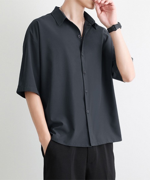 ONEP STAR(ワンピスター)の「シンプル半袖レギュラーカラーシャツ(シャツ/ブラウス・メンズ・ブラック/ホワイト/ダークグレー・MEDIUM/LARGE/X-LARGE)」の3枚目の写真