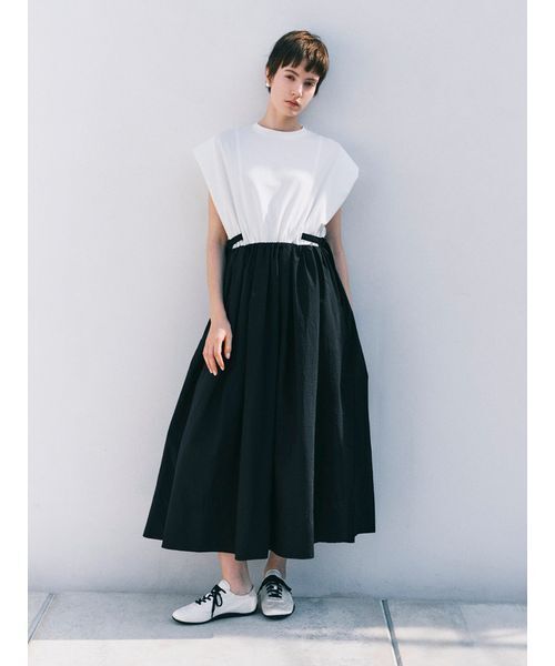 emmi(エミ)の「【ONLINE限定カラーあり】フレンチスリーブドッキングワンピース(ワンピース・レディース・マルチ/ブラック/ブラウン/ホワイト・0/1)」の4枚目の写真
