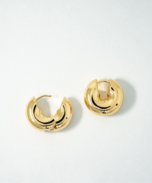TOM WOOD（トムウッド）の「【TOMWOOD】Sphere Hoops シルバー ピアス　ユニセックス（ピアス（両耳用）・レディース・ゴールド・FREE）」の2枚目の写真