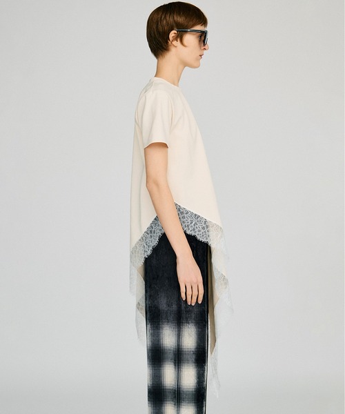 PRANK PROJECT（プランクプロジェクト）の「【2026Autumn Pre-Order】アシンメトリーレースヘムTシャツ / Asymmetric Lace Hem T-Shirt（Tシャツ/カットソー・レディース・カーキ/アイボリー/ブラック・FREE）」の17枚目の写真