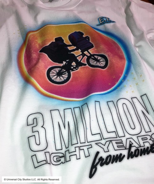 minius(ミニウス)の「【E.T.】Ride into the light 映画 ライセンス Tシャツ ヴィンテージ風 シルエットアートデザインメンズ レディース(Tシャツ/カットソー・メンズ・ブラック/ホワイト・SMALL/LARGE/X-LARGE/MEDIUM)」の3枚目の写真