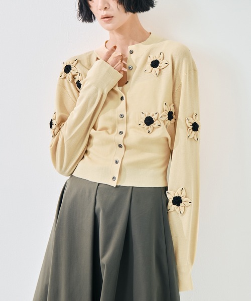 CLANE(クラネ)の「【CLANE/クラネ】FLOWER MOTIF KNIT CARDIGAN/フラワーモチーフニットカーディガン(カーディガン/ボレロ・レディース・ブラック/ブラウン/イエロー・1/2)」の1枚目の写真