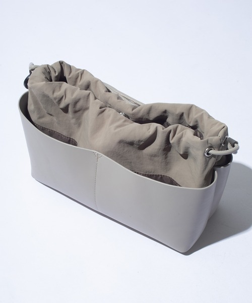 F/CE. （エフシーイー）の「F/CE. TECH LEATHER MINI HAND POACH / エフシーイー テックレザー ミニ ハンドポーチ（ハンドバッグ・レディース・キナリ/ブラック・FREE）」の12枚目の写真