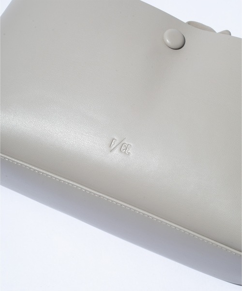 F/CE. （エフシーイー）の「F/CE. TECH LEATHER MINI HAND POACH / エフシーイー テックレザー ミニ ハンドポーチ（ハンドバッグ・レディース・キナリ/ブラック・FREE）」の8枚目の写真