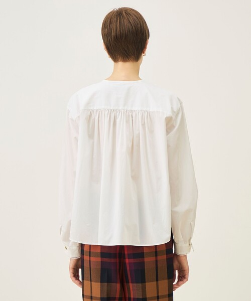 TOMORROWLAND collection(トゥモローランドコレクション)の「ホワイトコンビネーション ラッフルブラウス(シャツ/ブラウス・レディース・ホワイト・36)」の5枚目の写真