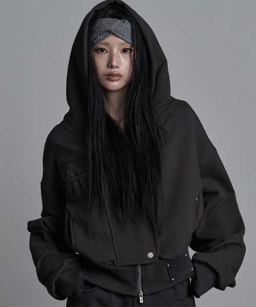as you are(アズユーアー)の「◇ASYOUARE◇ブランド直輸入正規品/HIDE クロップド ジップアップ フーディー HIDE CROP HOOD ZIP-UP(パーカー・レディース・チャコール/グレー・FREE)」の2枚目の写真