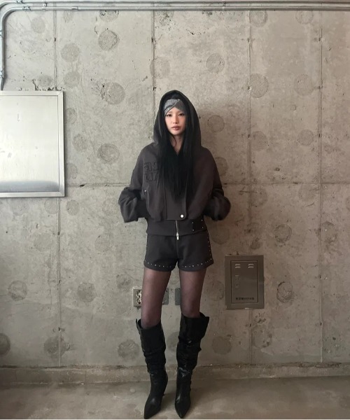 as you are(アズユーアー)の「◇ASYOUARE◇ブランド直輸入正規品/HIDE クロップド ジップアップ フーディー HIDE CROP HOOD ZIP-UP(パーカー・レディース・チャコール/グレー・FREE)」の8枚目の写真
