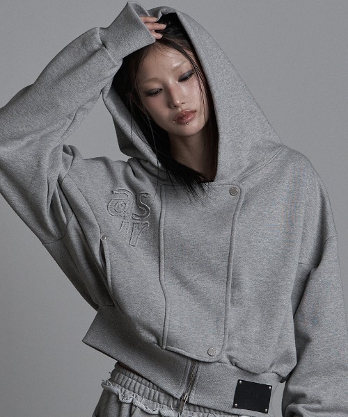 as you are(アズユーアー)の「◇ASYOUARE◇ブランド直輸入正規品/HIDE クロップド ジップアップ フーディー HIDE CROP HOOD ZIP-UP(パーカー・レディース・チャコール/グレー・FREE)」の3枚目の写真