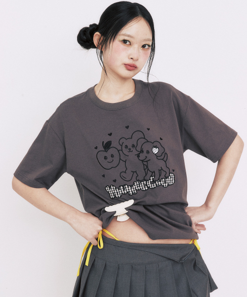YOUHEE(ユヒ)の「YOUHEE CLUB GRAPHIC T-SHIRTS_CHARCOAL(Tシャツ/カットソー・レディース・その他・FREE)」の1枚目の写真