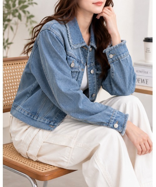 FAZVY(ファズビー)の「ヴィンテージ感を効かせた フリンジデニムジャケット(デニムジャケット・レディース・ライトブルー・L/M/S)」の7枚目の写真