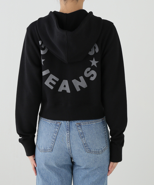 GUESS JEANS(ゲスジーンズ)の「GUESS JEANS / ゲス ジーンズ STAR PRINT WAFFLE HOODIE(パーカー・レディース・ブラック・SMALL)」の13枚目の写真