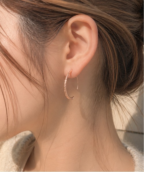 Stelino(ステリノ)の「ハワイアンジュエリー フープピアス 透かし彫り 波 マイレ 直径20mm 金属アレルギー対応 (両耳用)(ピアス(両耳用)・レディース・シルバー/ゴールド/ピンクゴールド・FREE)」の3枚目の写真