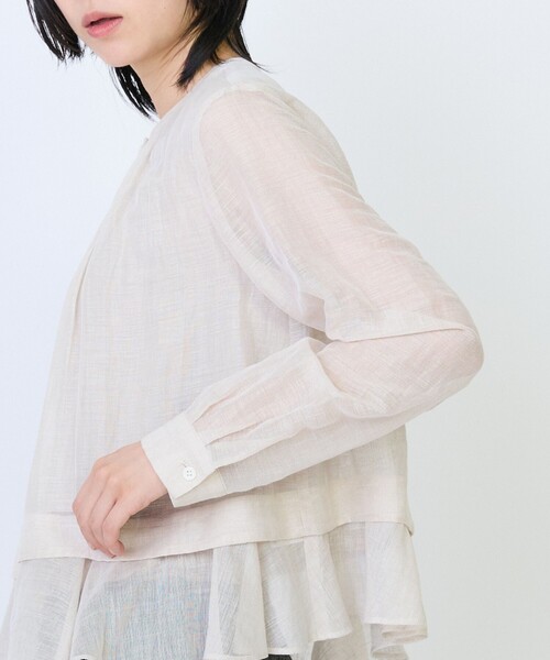 LOISIR（ロワズィール）の「エステルリネンカールマイヤーフリルヘムブラウス（シャツ/ブラウス・レディース・ベージュ・FREE）」の12枚目の写真