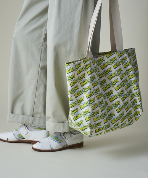 mintdesigns(ミントデザインズ)の「Mint City Large Tote(トートバッグ・レディース・オレンジ/イエロー・FREE)」の1枚目の写真