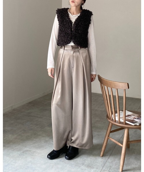 She's Closet(シーズクローゼット)の「クルーネック長袖 リブシアートップス ロングTシャツ(Tシャツ/カットソー・レディース・アイボリー/ブラウン/ブラック/オフホワイト・FREE)」の12枚目の写真
