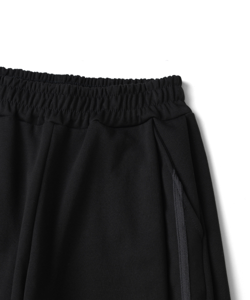 KNITTED(ニッティド)の「カーブライン トレーニングパンツ ブラック(スウェットパンツ・メンズ・その他・MEDIUM/LARGE/X-LARGE)」の4枚目の写真