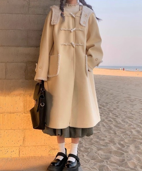 &soiree(アンドソワレ)の「ボア切り替えトグルボタンロングコート(ダッフルコート・レディース・イエロー/ピンク・LARGE/X-LARGE/MEDIUM/SMALL)」の3枚目の写真