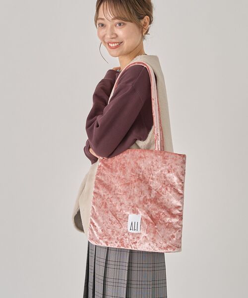 AMERICAN HOLIC(アメリカンホリック)の「【ホリホリ】スクエアトートバッグ(トートバッグ・レディース・レオパード/チャコールグレー/ピンク/ゴールド/ブラック/シルバー/ブルー・FREE)」の4枚目の写真