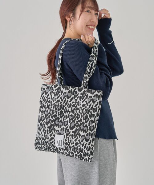 AMERICAN HOLIC(アメリカンホリック)の「【ホリホリ】スクエアトートバッグ(トートバッグ・レディース・レオパード/チャコールグレー/ピンク/ゴールド/ブラック/シルバー/ブルー・FREE)」の14枚目の写真