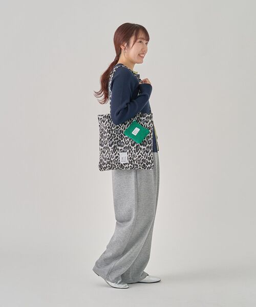 AMERICAN HOLIC(アメリカンホリック)の「【ホリホリ】スクエアトートバッグ(トートバッグ・レディース・レオパード/チャコールグレー/ピンク/ゴールド/ブラック/シルバー/ブルー・FREE)」の16枚目の写真