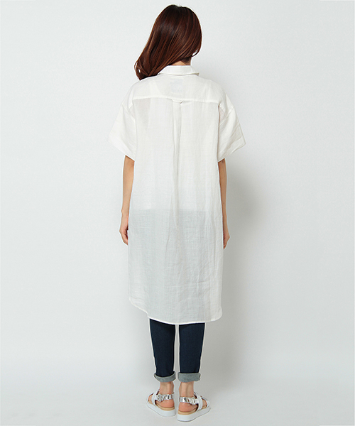 LBC（エルビーシー）の「リネンシャツワンピース              （シャツワンピース・レディース・オフホワイト/ネイビー・MEDIUM）」の5枚目の写真