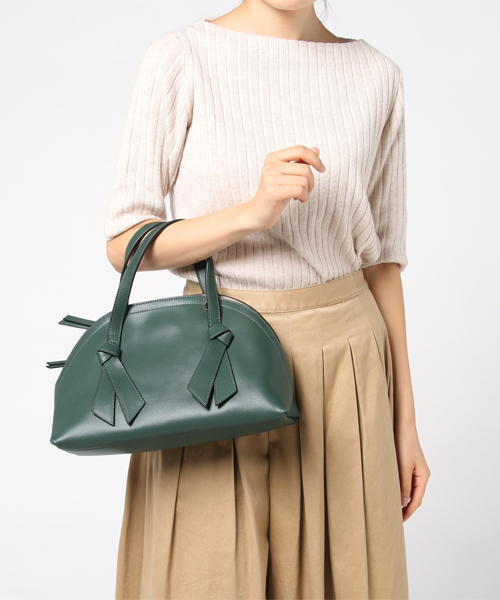 CURI BISCUI(キュリ ビスキュイ)の「CURI BISCUI リボンレザーブカッティバッグ(ハンドバッグ・レディース・ピンク/ブラック/ネイビー/ライトブラウン/グレイッシュベージュ/グリーン/レッド・FREE)」の17枚目の写真