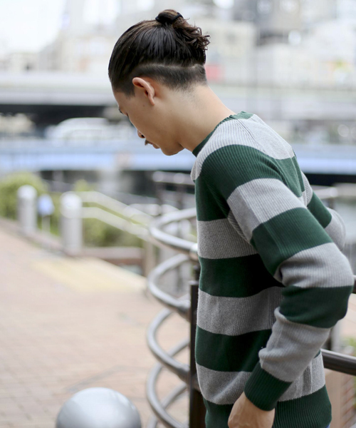 Denime（ドゥニーム）の「片畦ボーダーニット（ニット/セーター・メンズ・ブルー系その他5/レッド系その他5/グリーン系その他5・LARGE/MEDIUM/X-LARGE）」の9枚目の写真