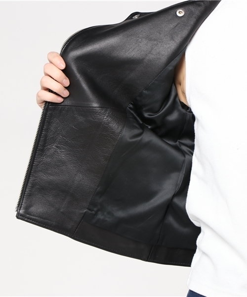 MOUSSY（マウジー）の「NO COLLAR LEATHER JK（ノーカラージャケット・レディース・ベージュ/ブラック・1/2）」の10枚目の写真