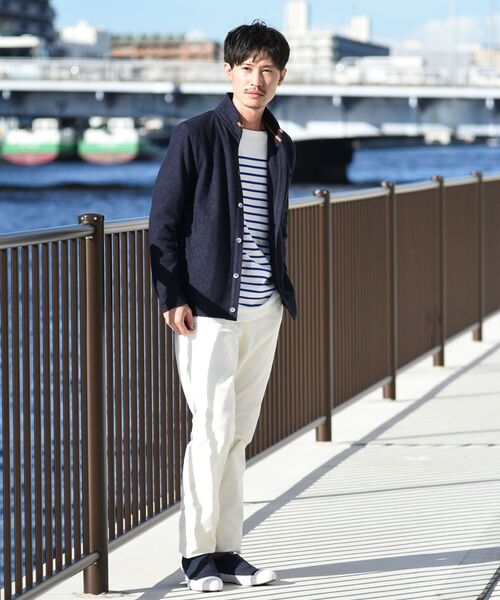 SHIPS(シップス)の「SC: ラッチパイル スタンド/ショール カーディガン(カーディガン/ボレロ・メンズ・ワイン/ネイビー/チャコールグレー/ホワイト/ブルー/オリーブ/オレンジ/イエロー系その他2/ブラック/ブラウン系その他/カーキ/ベージュ/ライトブルー・SMALL/LARGE/MEDIUM/X-LARGE)」の17枚目の写真