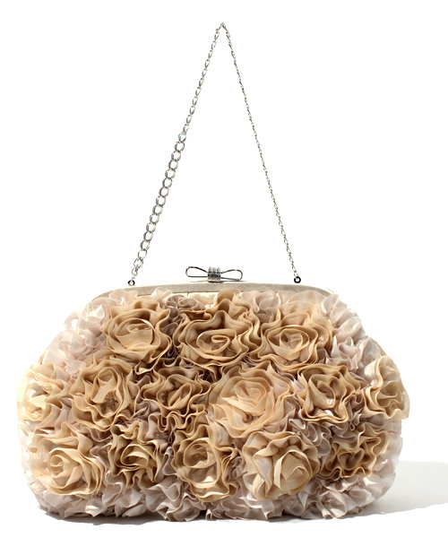 GRACE CONTINENTAL（グレースコンチネンタル）の「サテンフラワーバック（クラッチバッグ・レディース・ベージュ/グリーン/ブラック・フリー）」の3枚目の写真