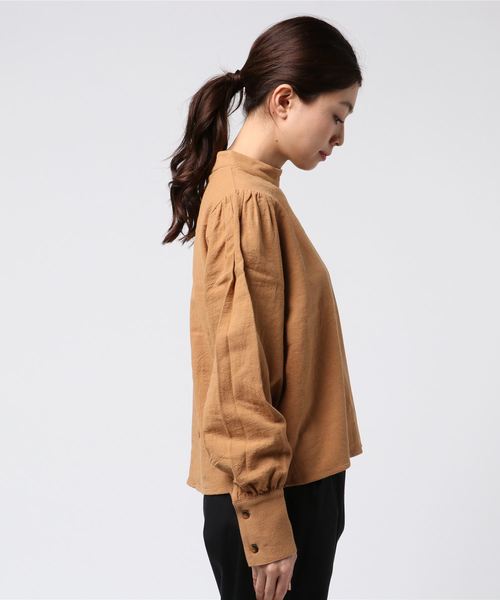 MOUSSY（マウジー）の「PUFF SLEEVE BLOUSE（Tシャツ/カットソー・レディース・ホワイト/ライトブルー/ブラック/ライトブラウン・FREE）」の10枚目の写真