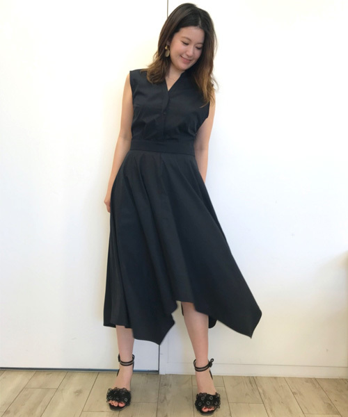 RANDA(ランダ)の「アシメヘムフレアシャツワンピース(シャツワンピース・レディース・ベージュ/ネイビー/グリーン/イエロー・1/0)」の4枚目の写真