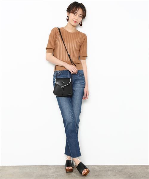 ADAM ET ROPE'(アダムエロペ)の「ウエストマークニットプリーツプルオーバー(ニット/セーター・レディース・ブラック/キャメル・FREE)」の17枚目の写真