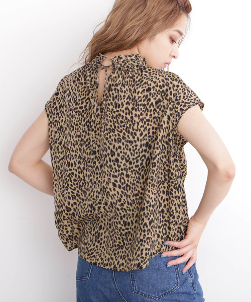 FREE'S MART（フリーズマート）の「２ＷＡＹフリルネックブラウス（シャツ/ブラウス・レディース・ブラック系その他/ダークベージュ/ベージュ系その他/ブラック系その他2・FREE）」の17枚目の写真