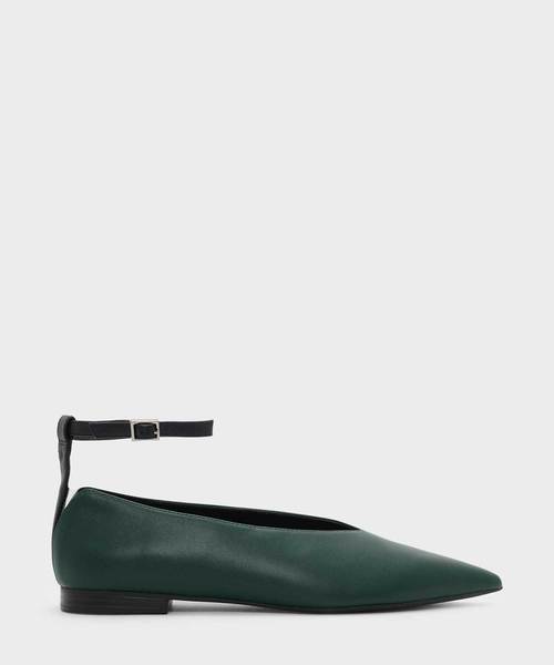 CHARLES & KEITH(チャールズ & キース)の「Vトップラインアンクルストラップフラット / V TOPLINE ANKLE STRAP FLATS(バレエシューズ・レディース・ブラック/グリーン/バーガンディー・22.5cm/23cm/23.5cm/24.5cm/25cm)」の3枚目の写真